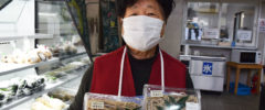 【出品者さんピックアップ】「おそばを販売してほしい。その言葉に応えて毎朝4時から手打ちそばを作っています」　故郷の味の黒瀬タミ子さん。